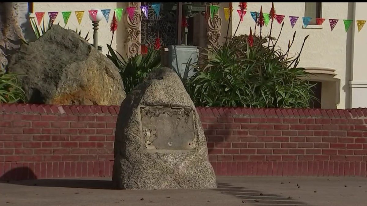 Ten plaques stolen from El Pueblo de Los Angeles Historical Monument – NBC Los Angeles - Vimarsana News