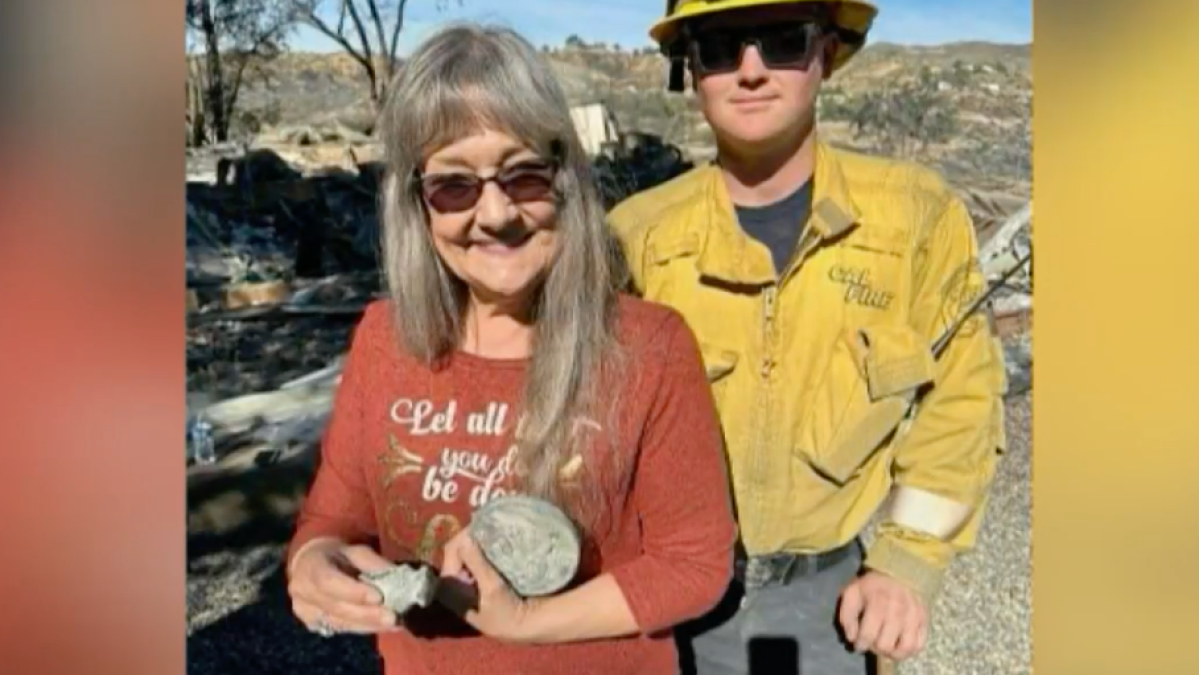 Couple reunited with daughters' ashes after losing home in Highland Fire – NBC Los Angeles - Vimarsana News
