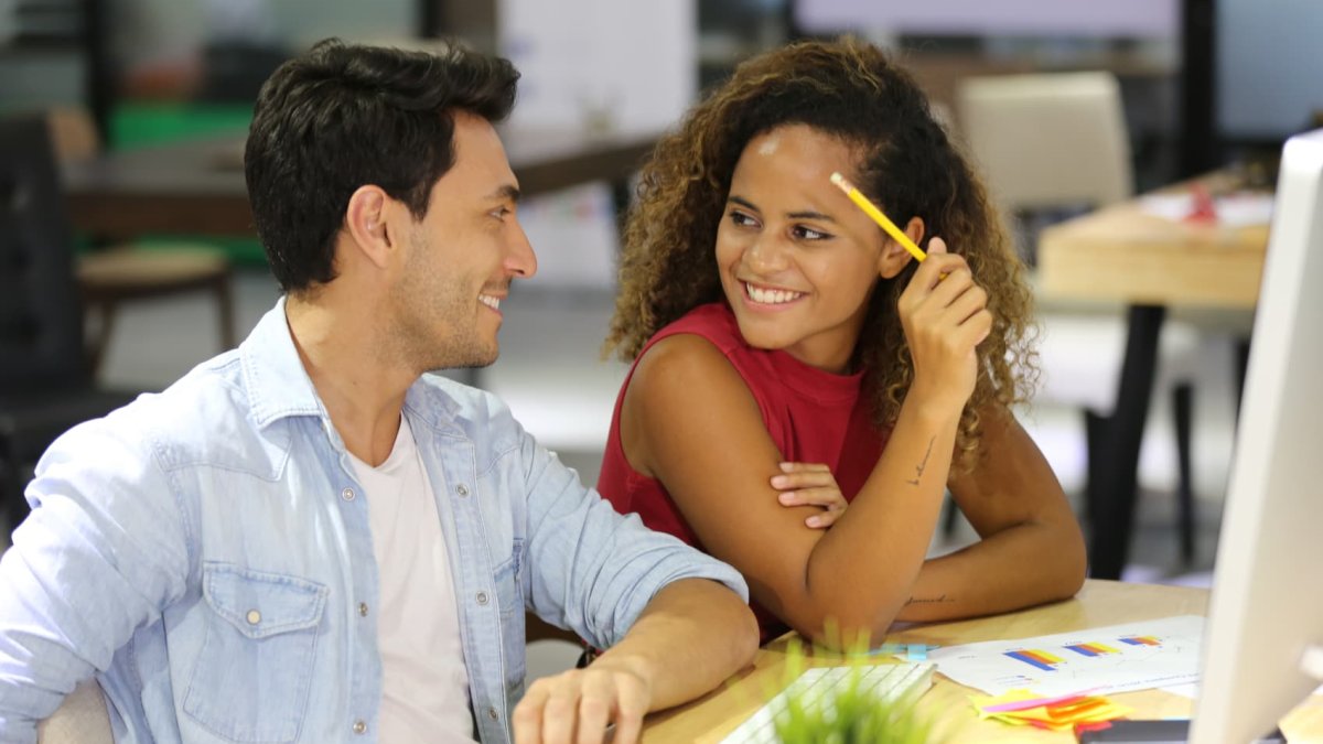 More couples are choosing a 'dual income, no kids' lifestyle. Here's how that changes their finances – NBC Los Angeles - Vimarsana News