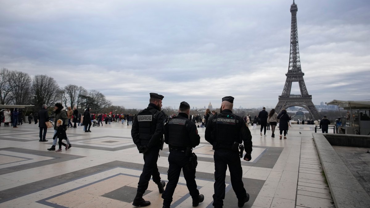 Fatal stabbing of a tourist puts focus on the Paris Olympics – NBC Los Angeles - Vimarsana News