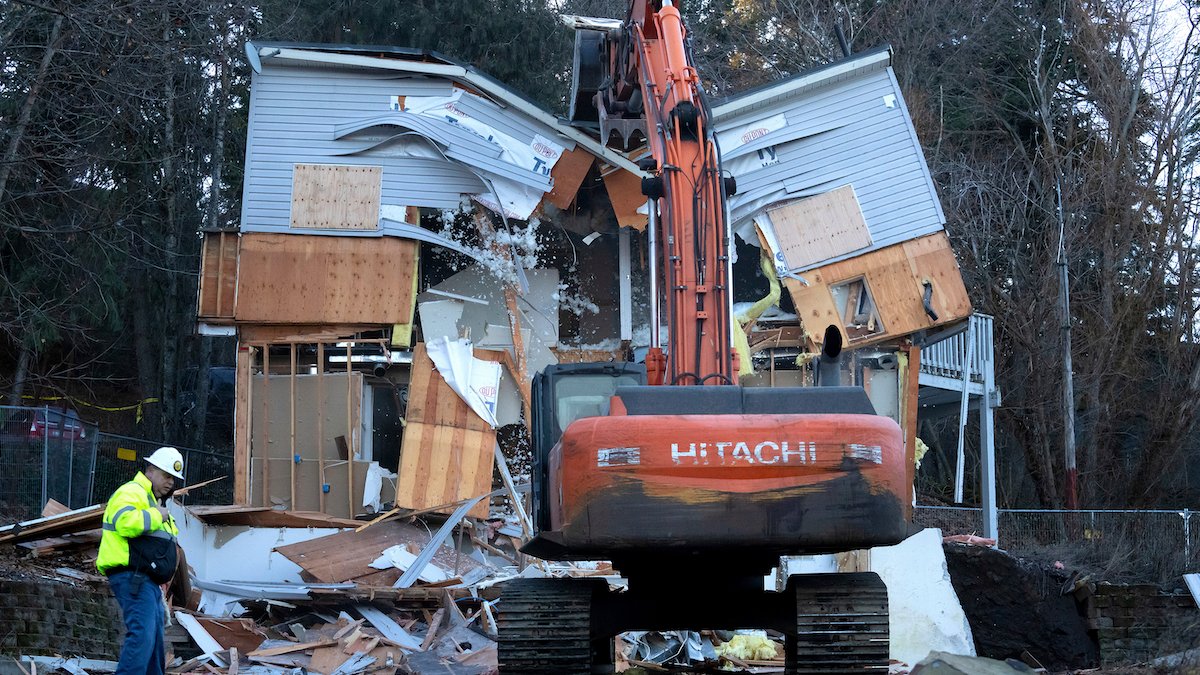 University of Idaho murders: House where 4 students were killed demolished – NBC Los Angeles - Vimarsana News