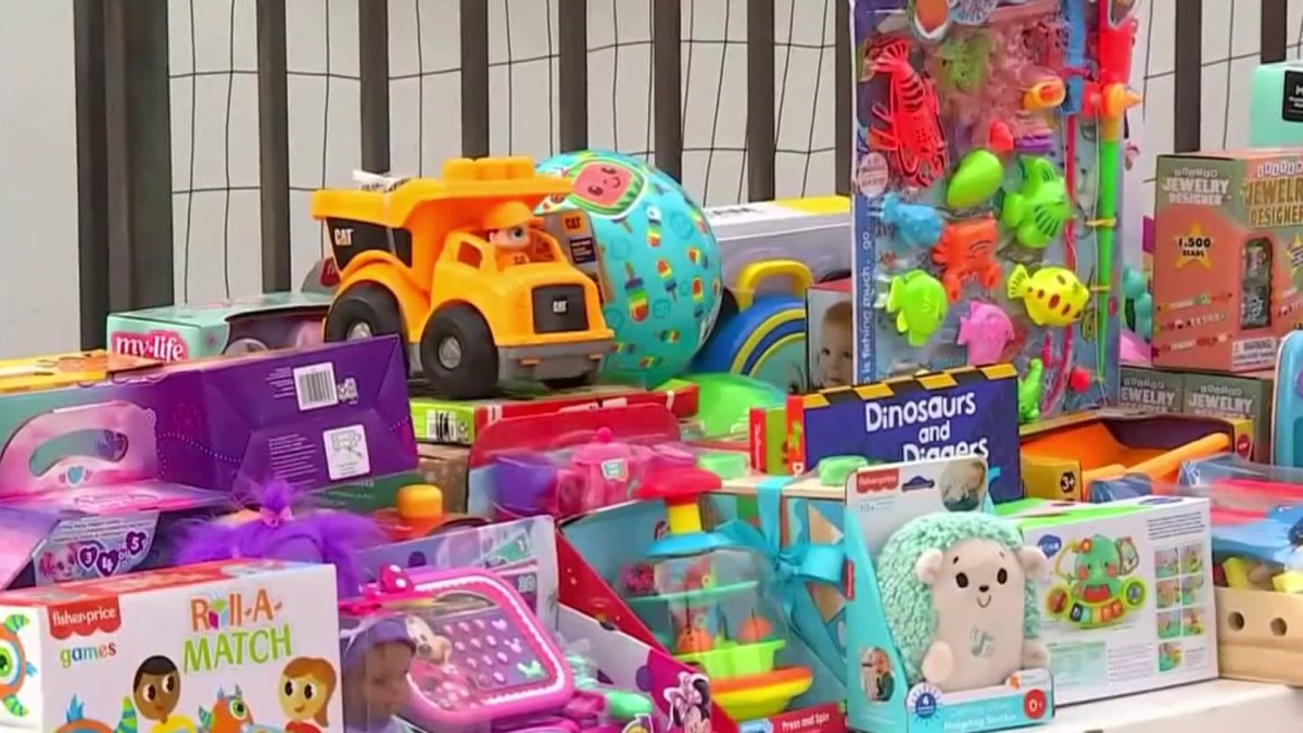 Community helps donate toys after fire destroys Pomona church – NBC Los ...