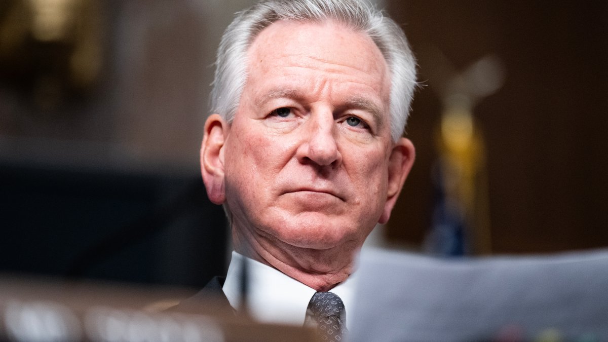 Tommy Tuberville says he's ending blockade of most military nominees – NBC Los Angeles - Vimarsana News