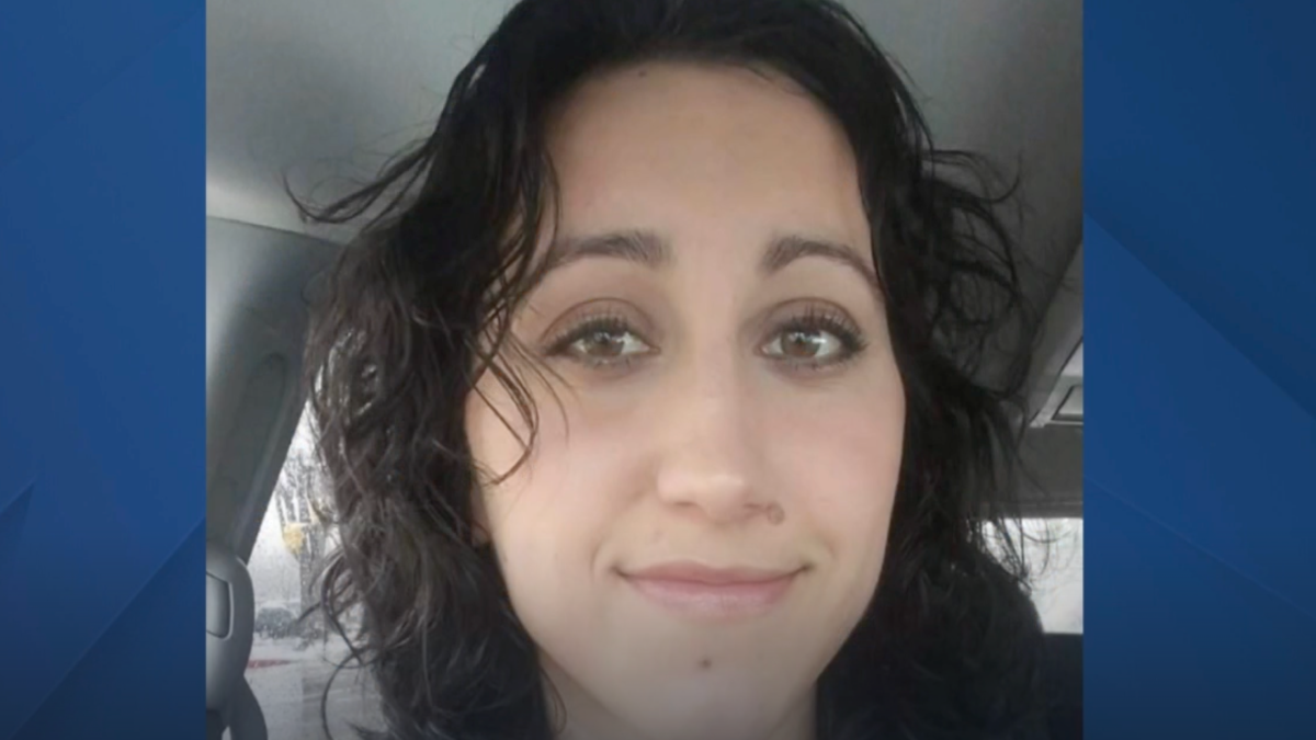 Colorado mom accused of killing 2 of her children and wounding a third remains on the run