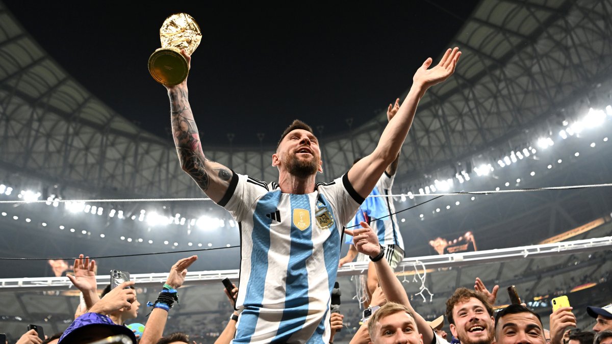 Lionel Messi’s 2022 World Cup shirts sell for 7.8M at auction NBC