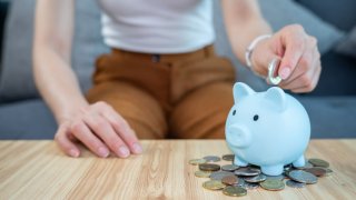 With rate cuts on the horizon, here are 4 of the best places for short-term savings in 2024