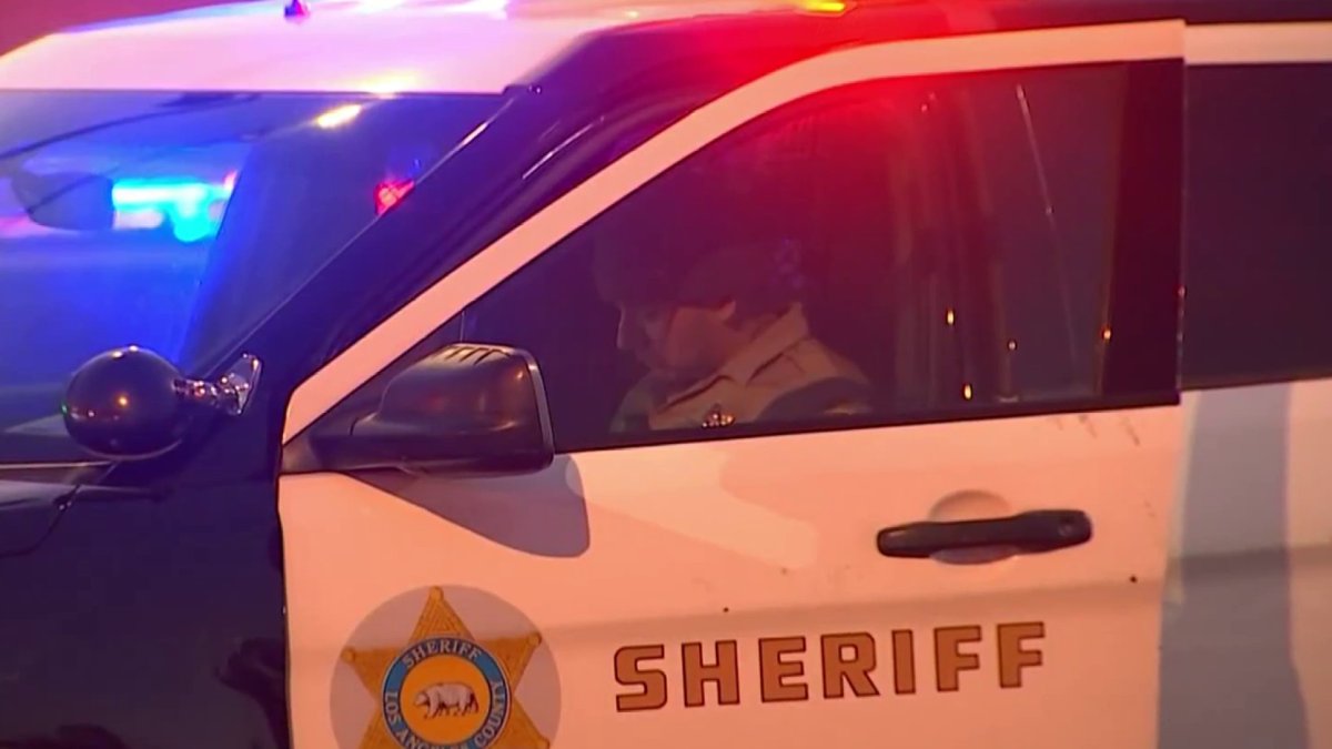 LA sheriff’s deputy shoots man in South LA – NBC Los Angeles