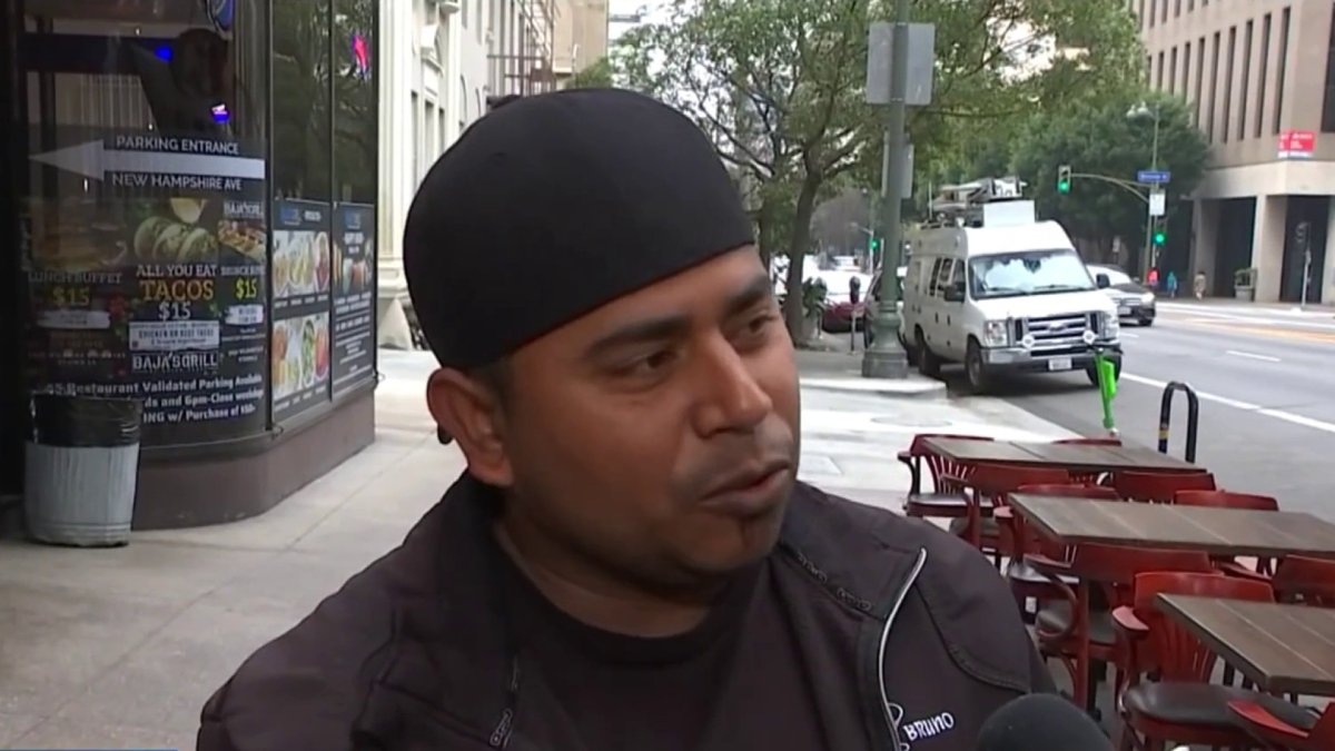 Uber Eats driver carjacked on the job in Mid-Wilshire – NBC Los Angeles