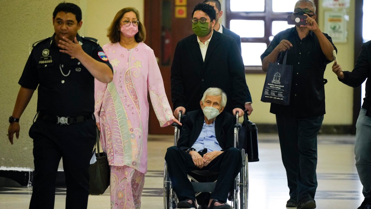 Malaysia charges former minister for not declaring assets – NBC Los Angeles - Vimarsana News