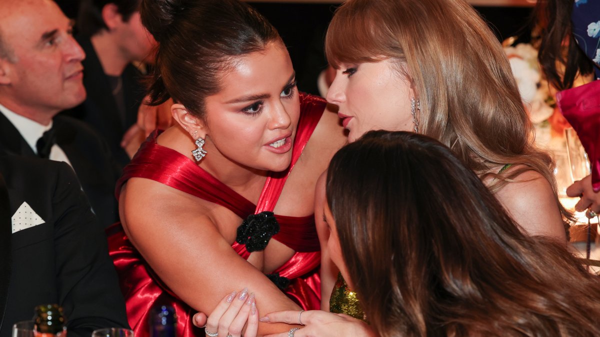 Taylor Swift & Selena Gomez’s conversation at Golden Globes goes viral