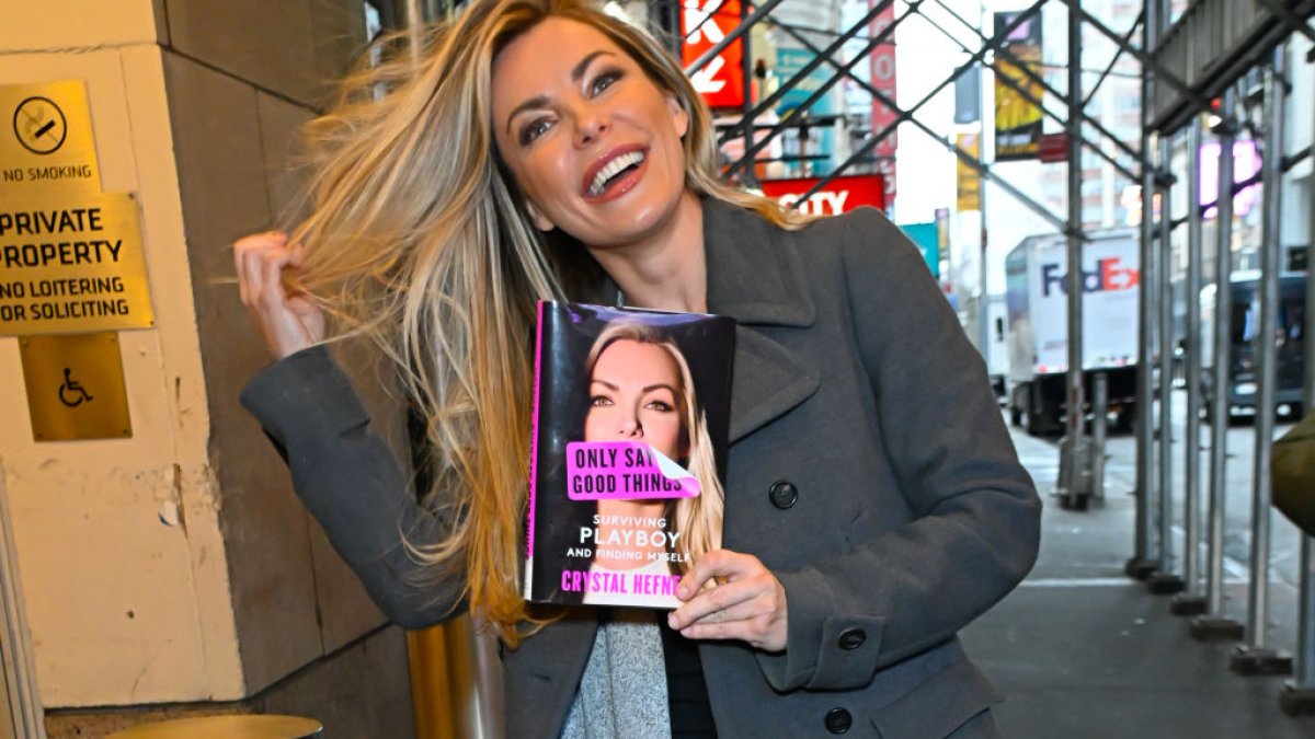 Crystal Hefner details 'traumatic' marriage to Hugh Hefner in new book – NBC Los Angeles - Vimarsana News