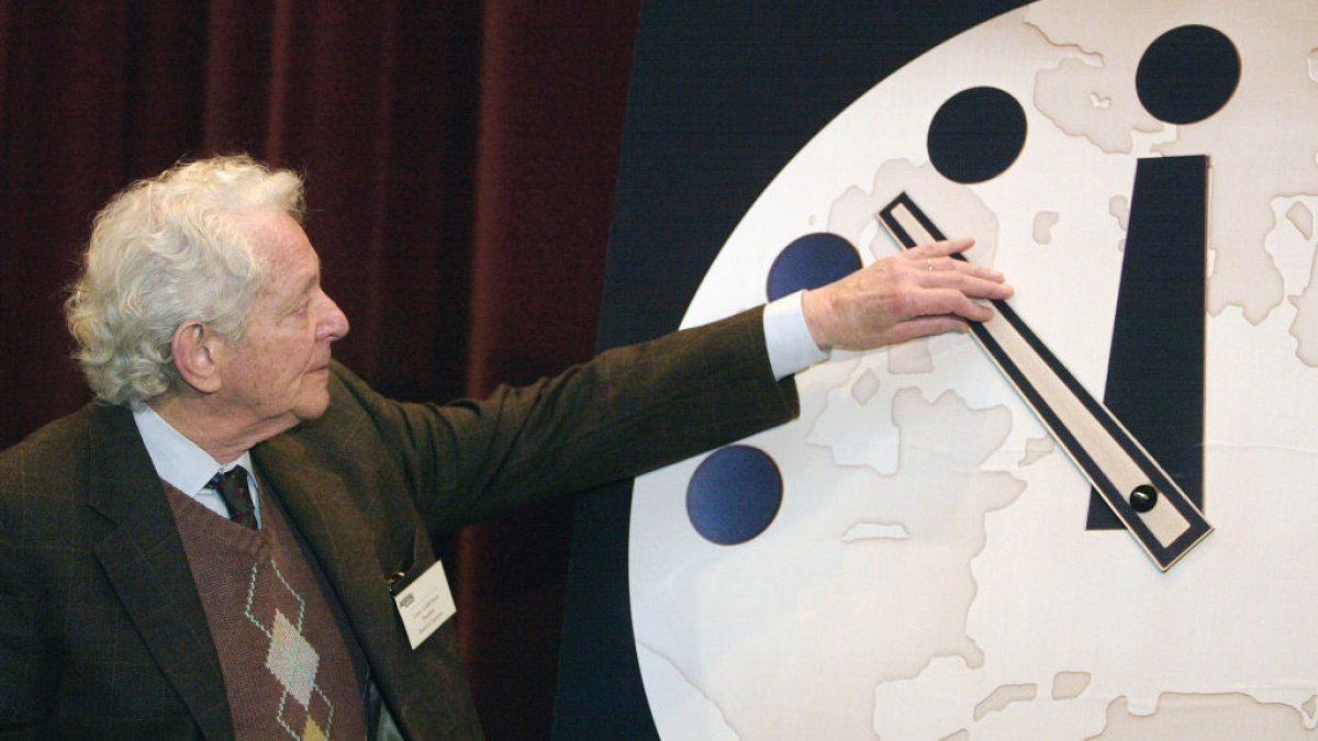 The 'Doomsday Clock' set to 90 seconds to midnight. Here's what that means – NBC Los Angeles - Vimarsana News