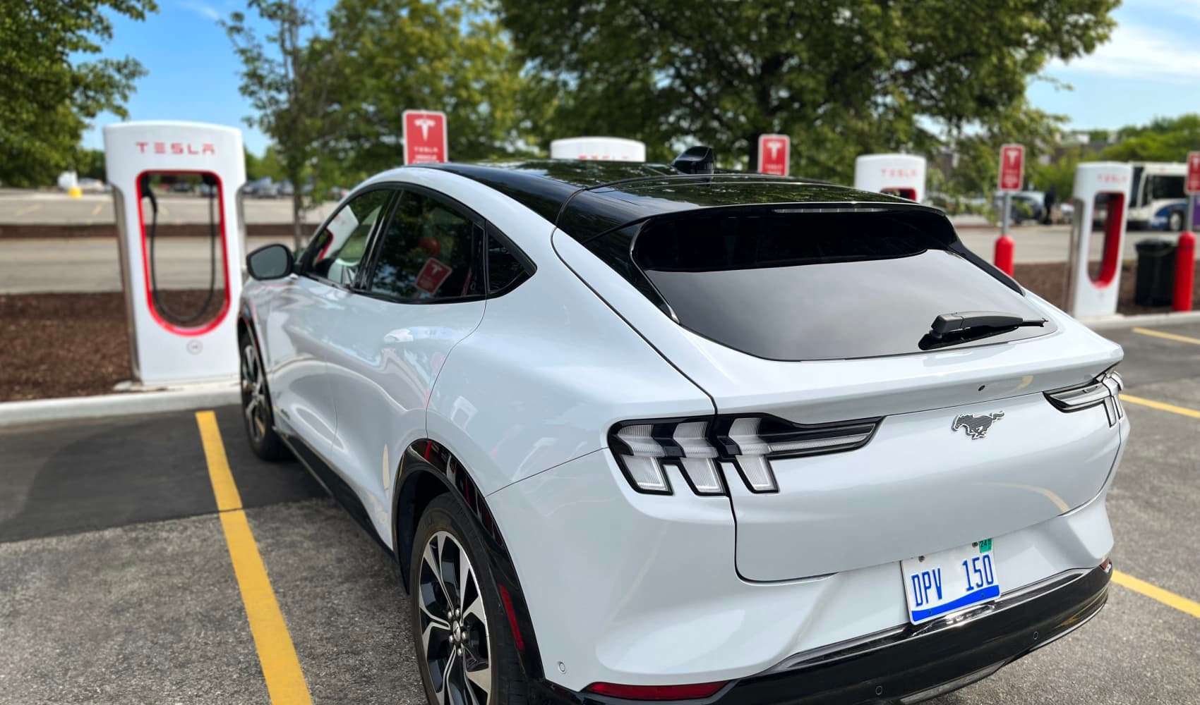 Ford rolls out Tesla Supercharging for EVs. Here's what drivers need to know - Vimarsana News
