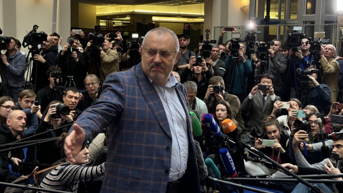 Russian war critic poses an awkward challenge for Putin and the Kremlin as the election nears - Vimarsana News