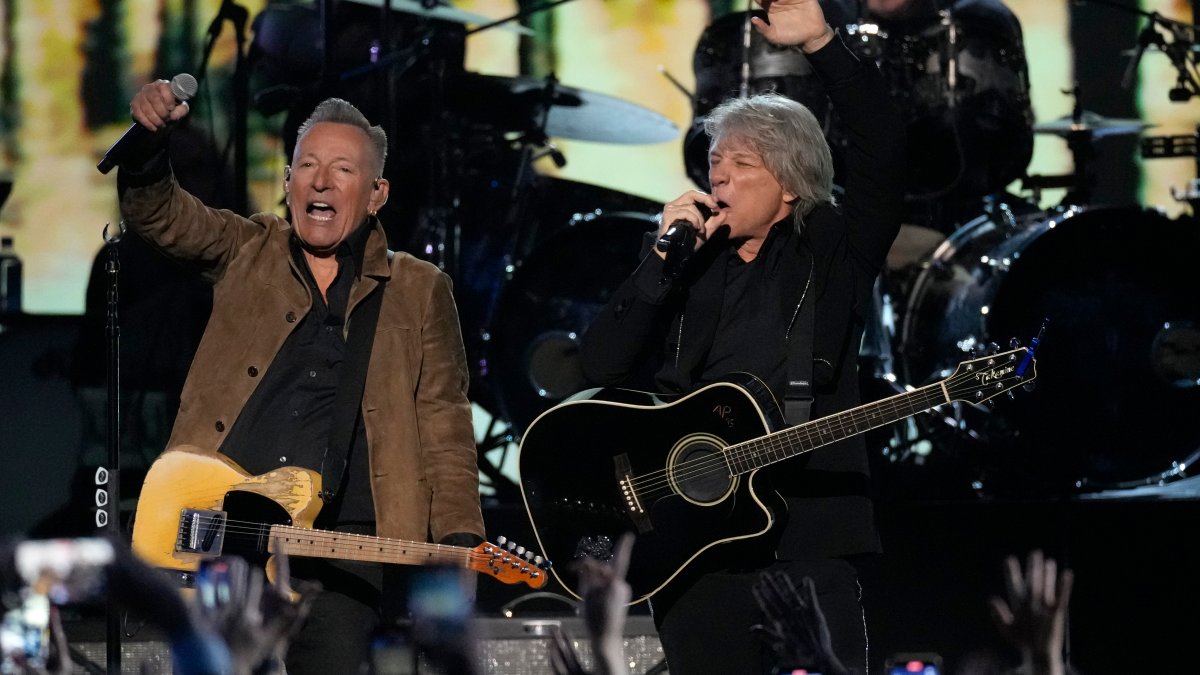 Jon Bon Jovi honored as MusiCares Person of the Year – NBC Los Angeles - Vimarsana News