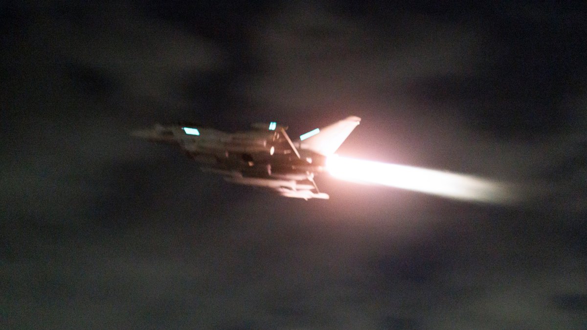 What to know about the US strikes in Iraq, Syria and Yemen – NBC Los Angeles - Vimarsana News