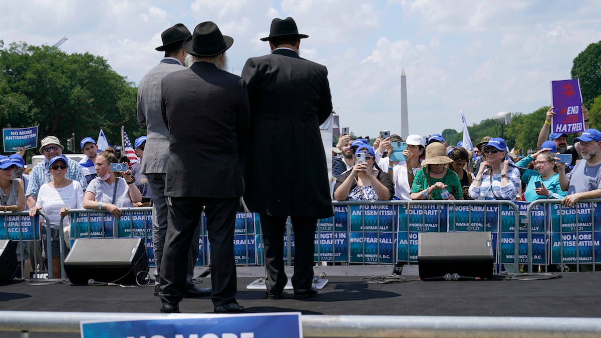 Antisemitism and safety fears on the rise among jews in America – NBC Los Angeles - Vimarsana News
