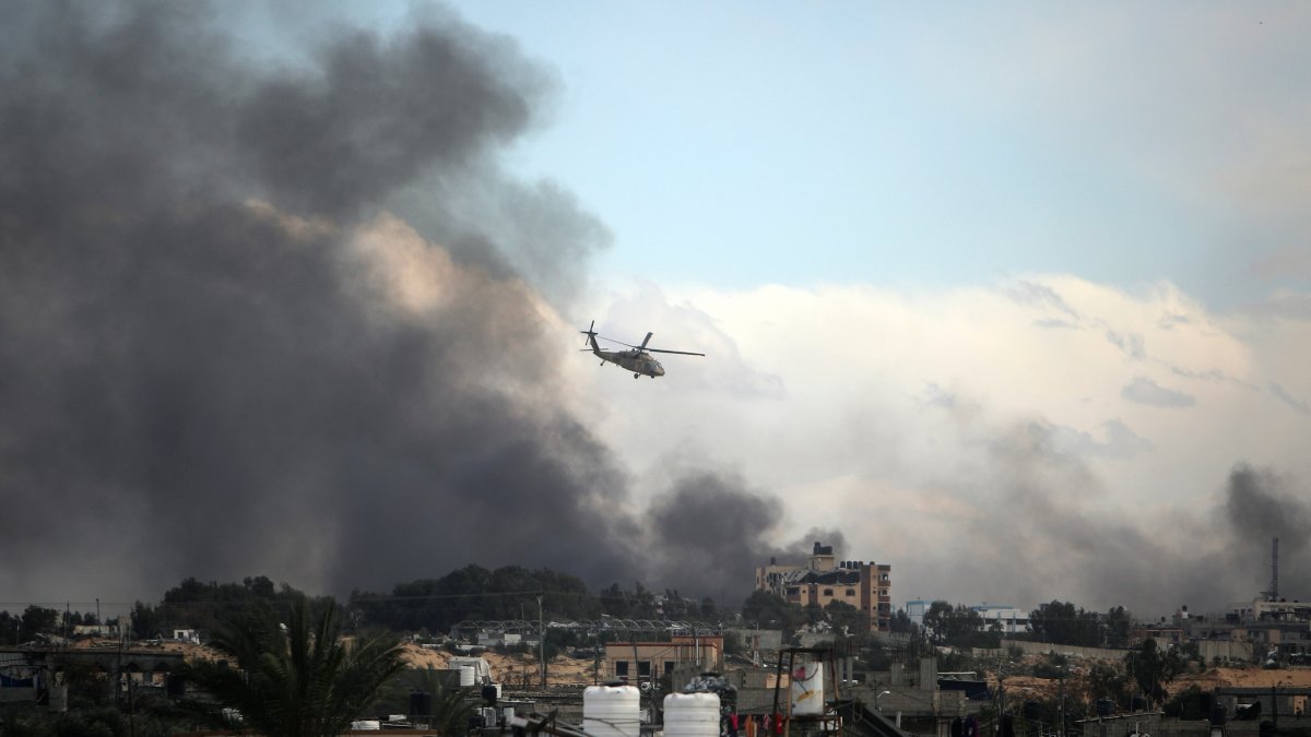 Patients die as oxygen runs out in Gaza hospital seized by Israel – NBC Los Angeles - Vimarsana News