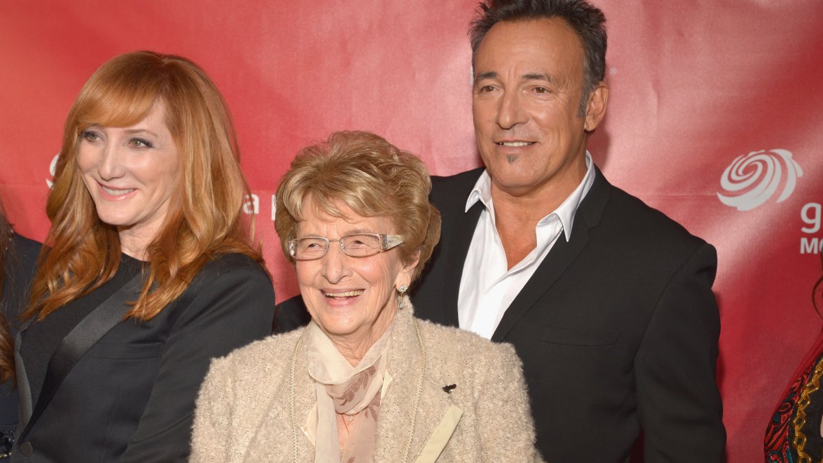 Adele Springsteen, Bruce Springsteen's mother, dies at 98 – NBC Los Angeles - Vimarsana News