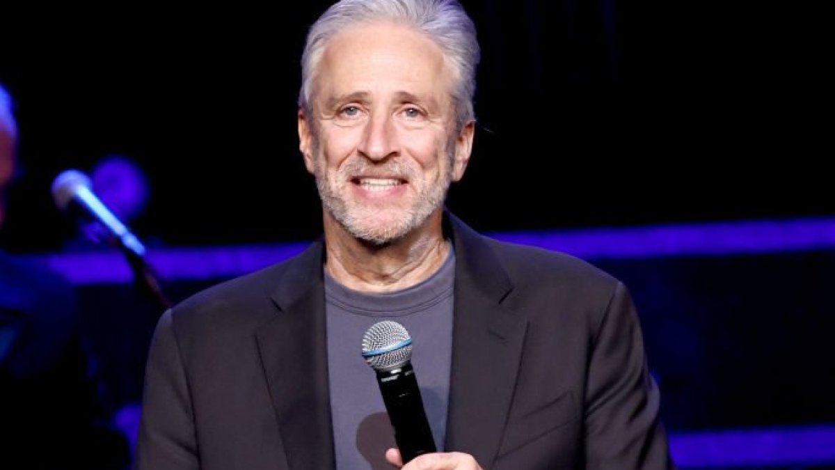 Jon Stewart returns as host of ‘The Daily Show’ – NBC Los Angeles