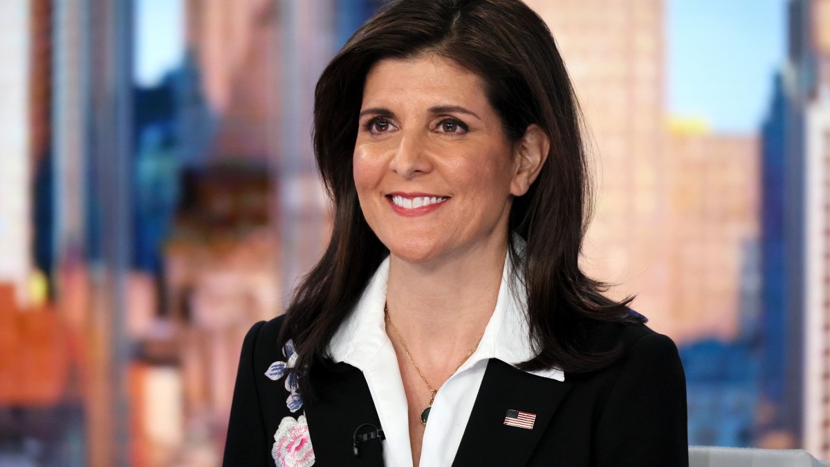 Nikki Haley challenges Donald Trump on her home turf in South Carolina as GOP primary looms 1