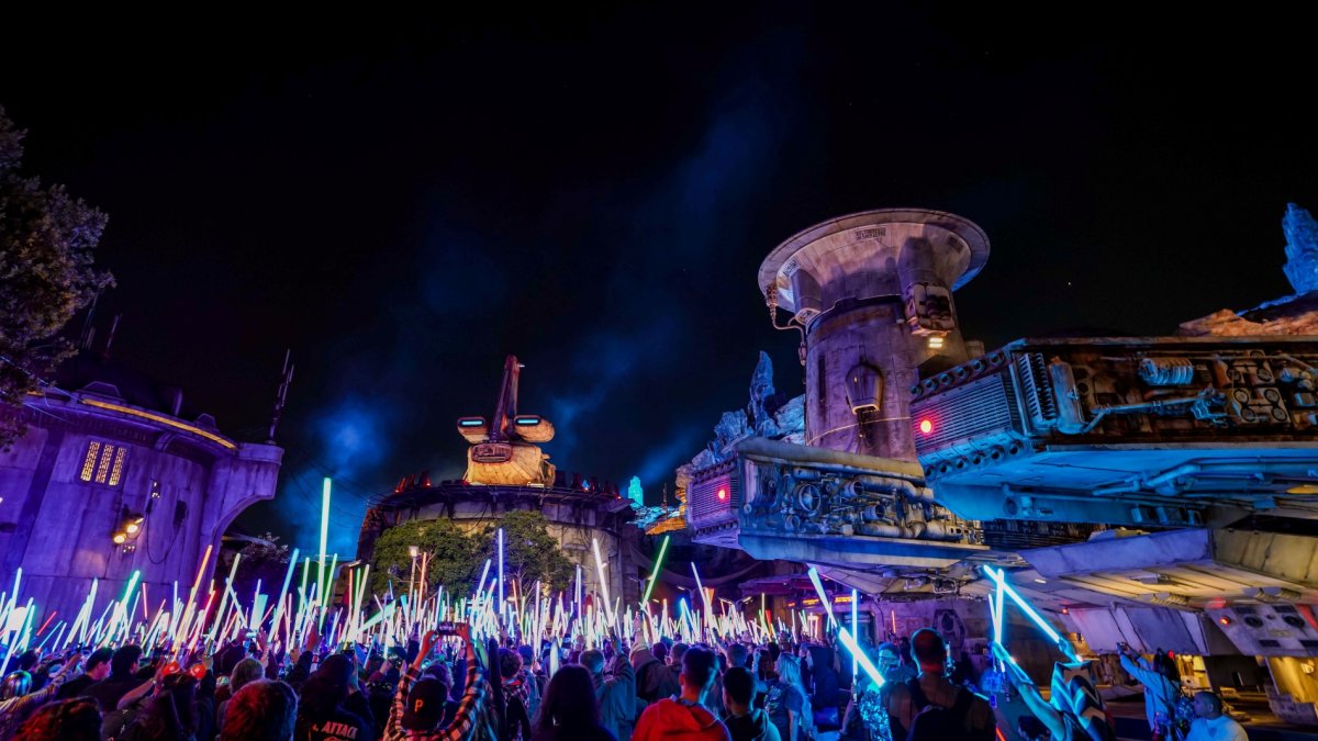 Raise your lightsaber high at this galactic 'Disneyland After Dark' gathering – NBC Los Angeles - Vimarsana News