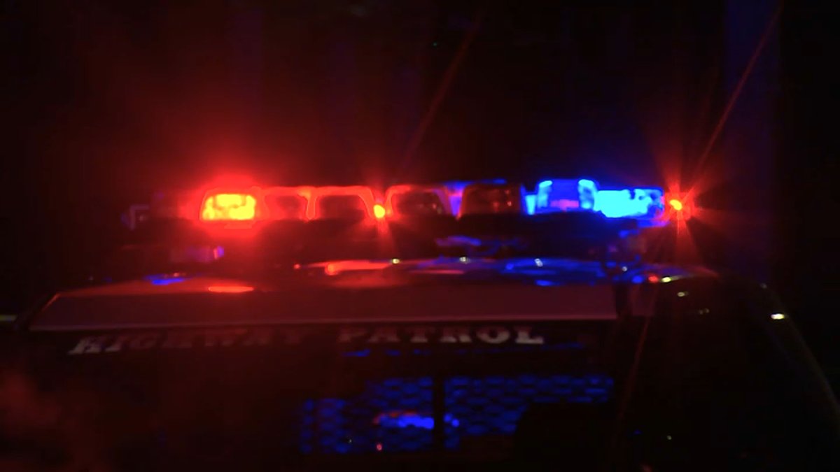 2 killed in multi-car crash in Long Beach