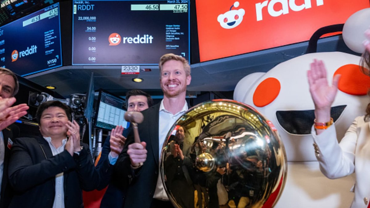 Reddit investors shrug off hold rating, bid up stock another 15% as post-IPO rally continues - Vimarsana News