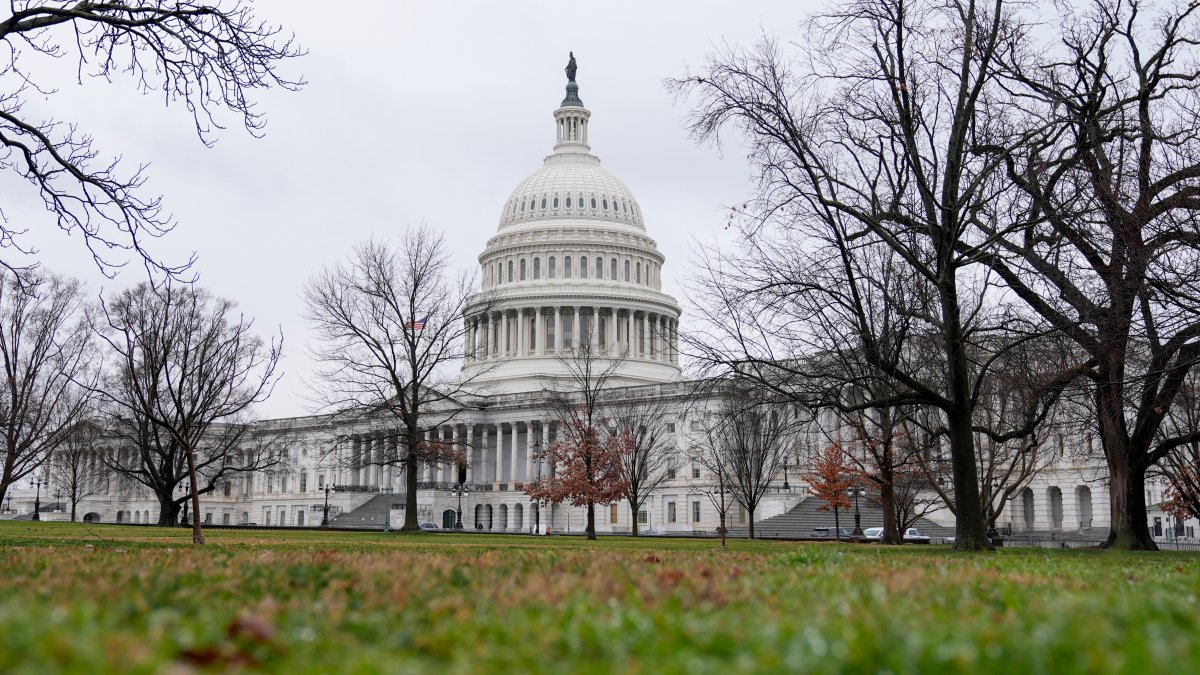 Biden signs spending bills, narrowly averting government shutdown – NBC Los Angeles Biden signs spending bills, narrowly averting government shutdown – NBC Los Angeles