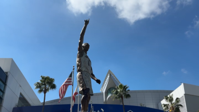 Why Kobe's statue is not perfect for now