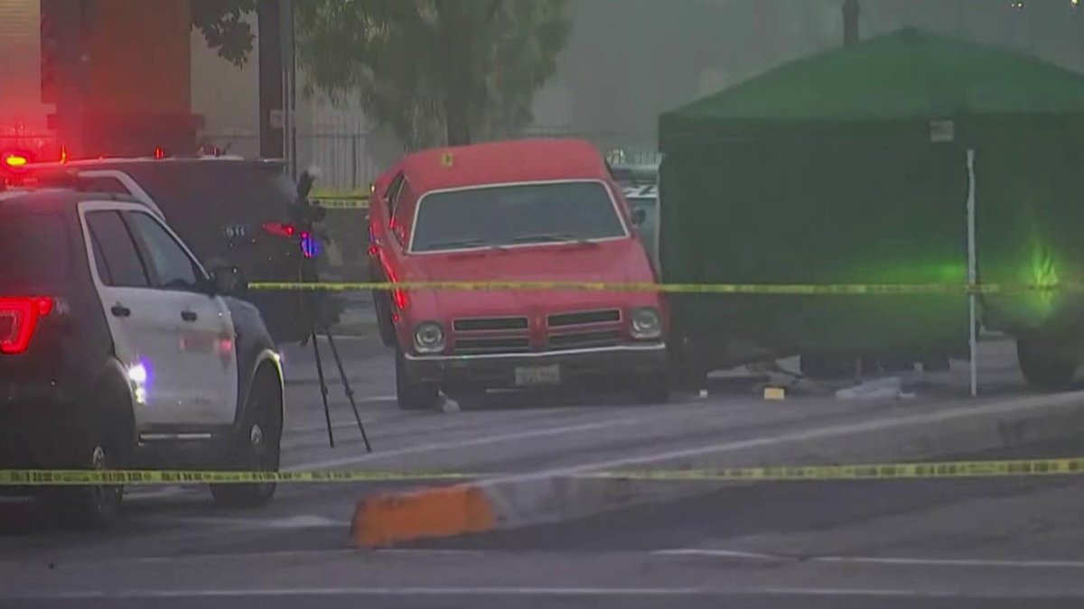 Deputies Shoot Man Who Crashed Muscle Car Into Patrol Car In Long Beach Nbc Los Angeles