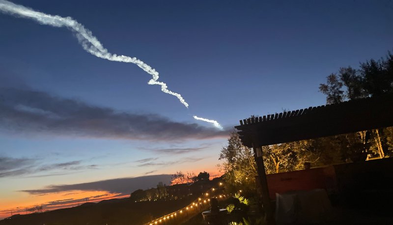 See photos from around LA of the SpaceX rocket launch