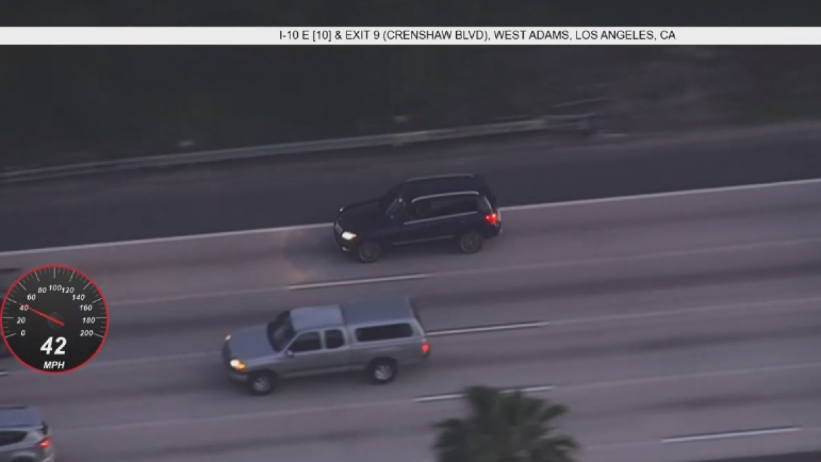 Driver in blacked out vehicle reaches speeds over 120 mph through San Fernando Valley – NBC Los Angeles