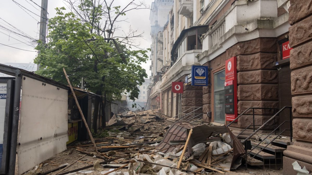 Ukraine war live updates: NATO chief chides China; Pentagon says weapons will reach Ukraine 'within days' – NBC Los Angeles - Vimarsana News