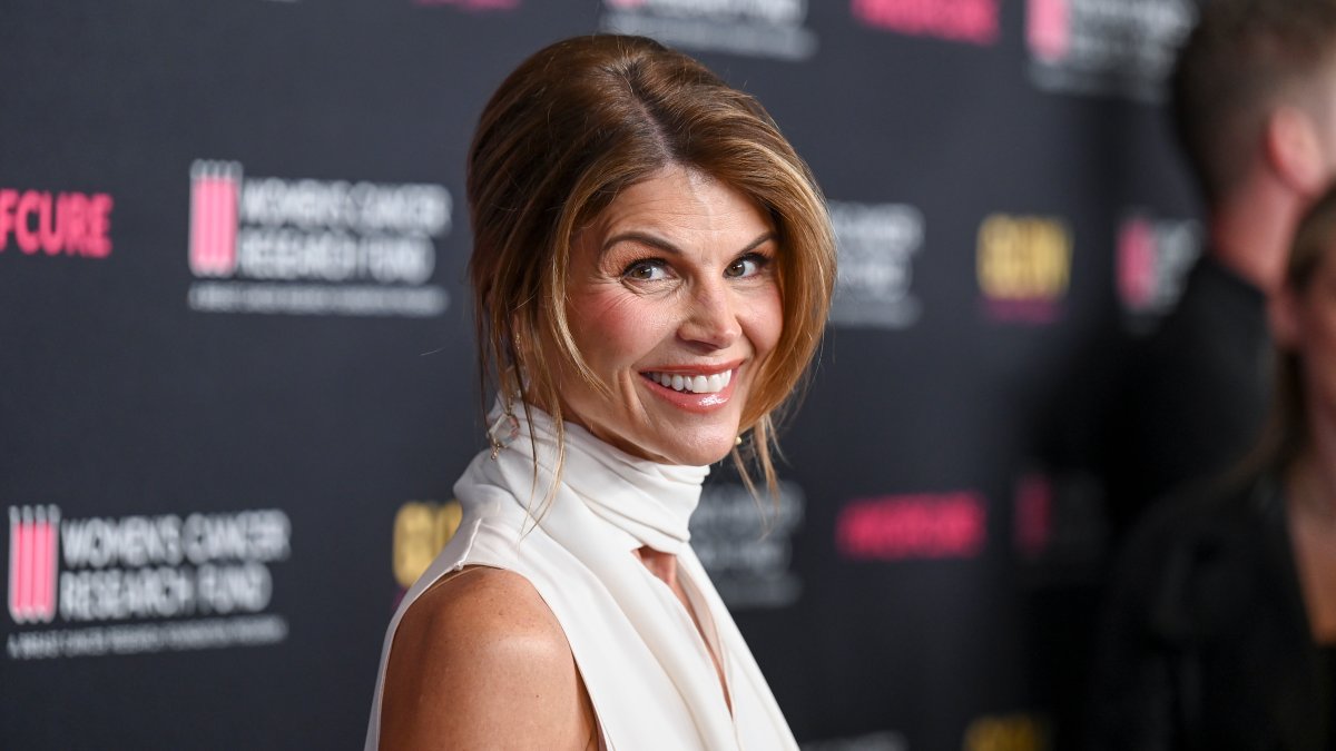 Why Lori Loughlin says she's 'grateful' 5 years after college scandal – NBC Los Angeles - Vimarsana News