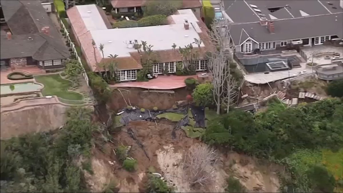 3 Newport Beach homes yellow-tagged following landslide - Vimarsana News
