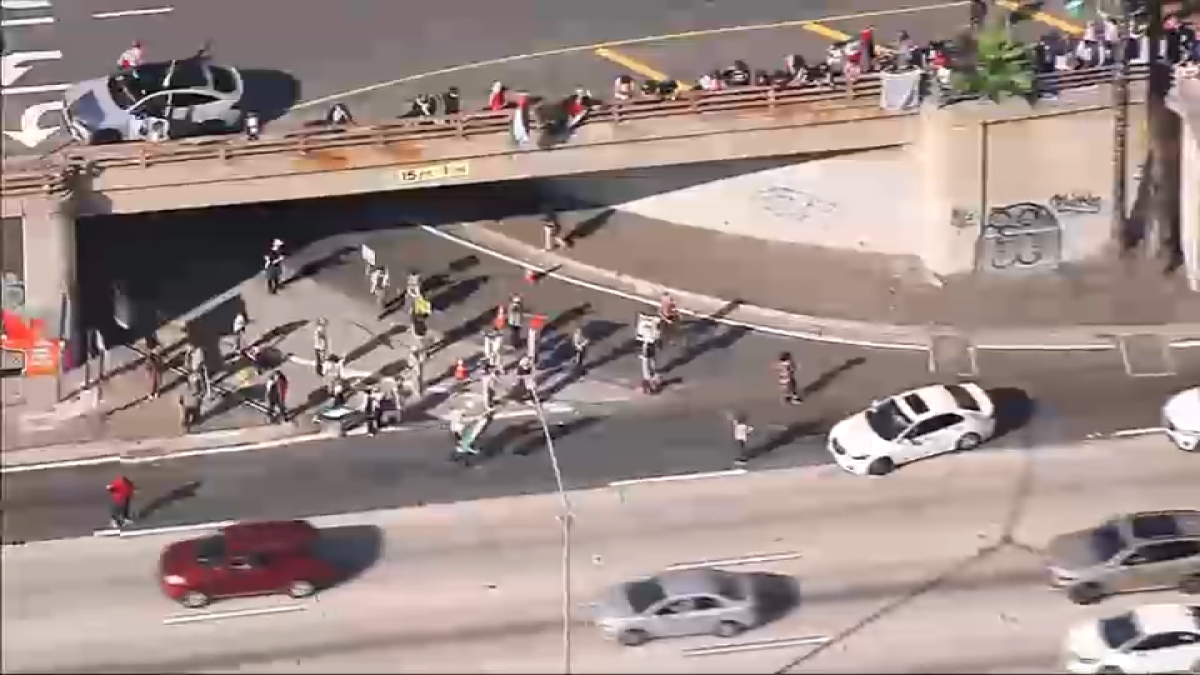 Protesters block 101 Freeway in downtown Los Angeles – NBC Los Angeles