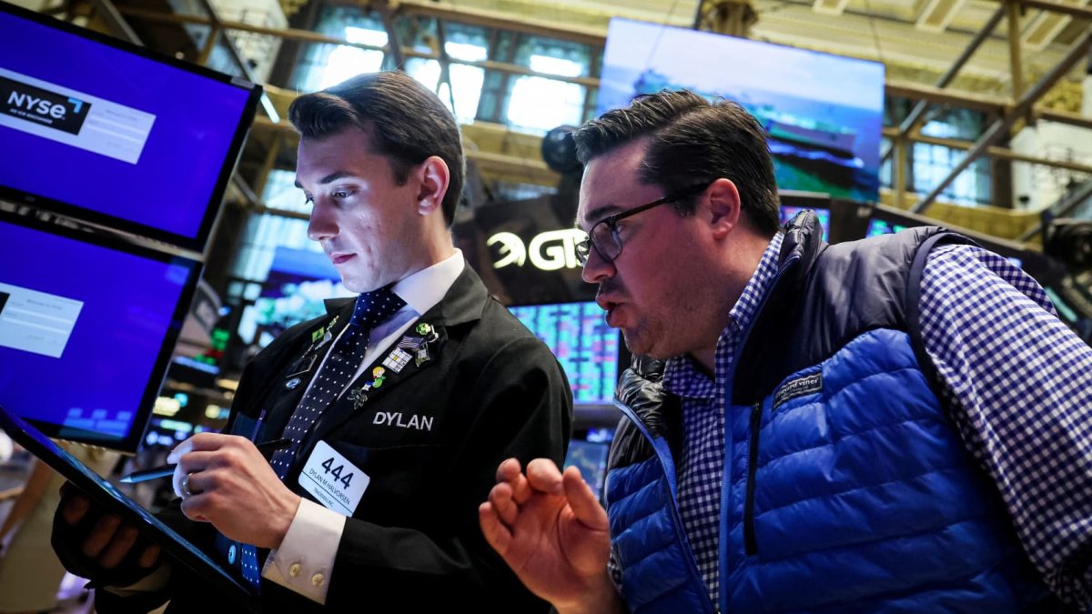 投資家が経済情勢を見極める中、米国債利回りはほとんど変化なし – NBC ロサンゼルス