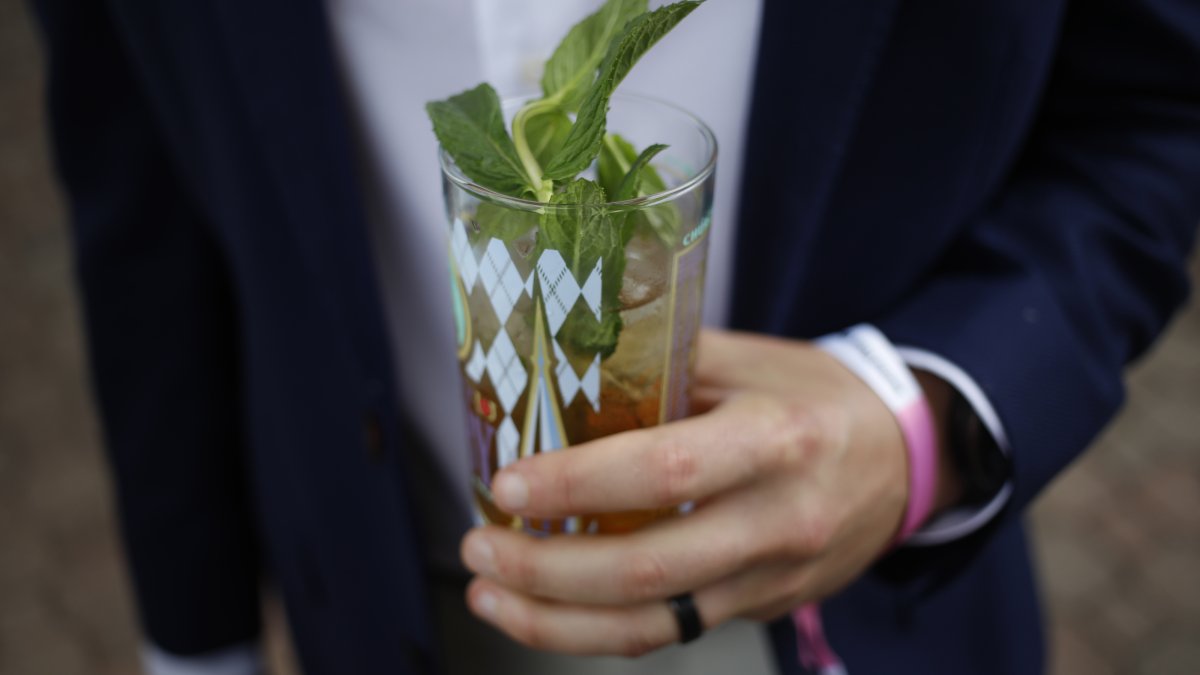 How to make a mint julep for the Kentucky Derby NBC Los Angeles