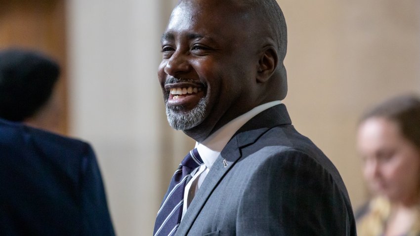 LOS ANGELES, CA – JUNE 20: Marqueece Harris-Dawson elected new president pro tempore to replace Curren Price, who stepped down after being charged with corruption. John Ferraro Council Chamber, Los Angeles, CA. (Irfan Khan / Los Angeles Times via Getty Images)