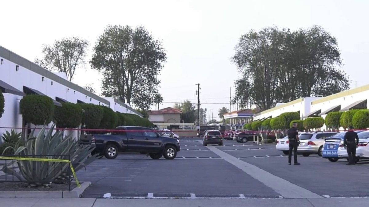2 found dead at storage center in Santa Ana – NBC Los Angeles