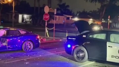 Tesla on Autopilot crashes into police car in Fullerton