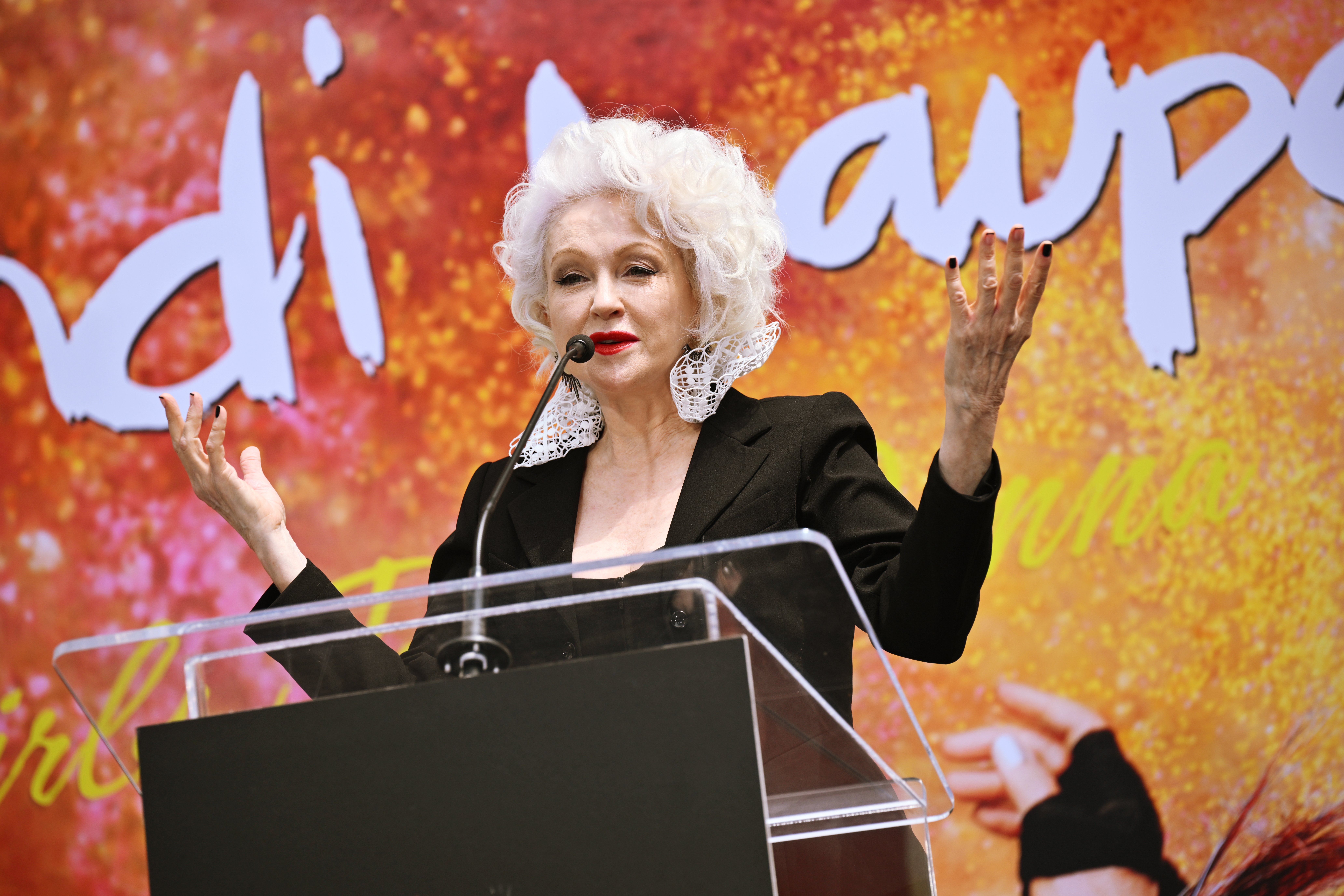 Cyndi Lauper to Place Handprints, Footprints Outside TCL Chinese Theatre - Vimarsana News