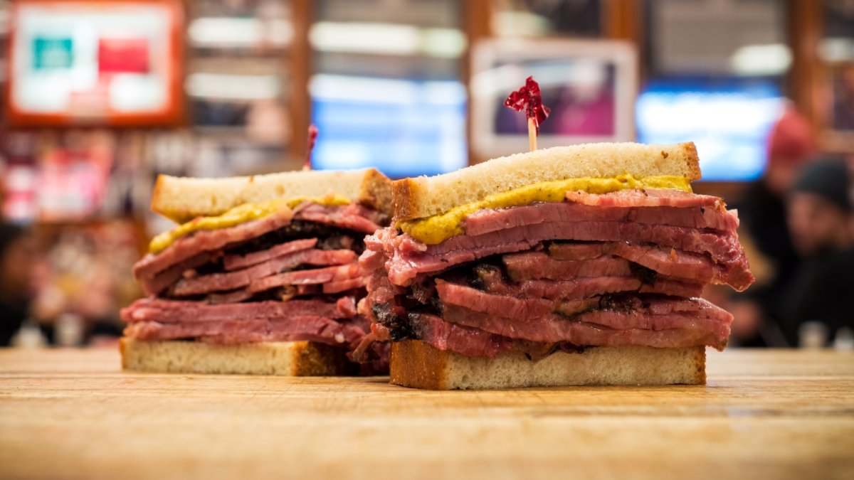 Katz’s, the famous New York delicatessen, opens in West Hollywood – NBC Los Angeles