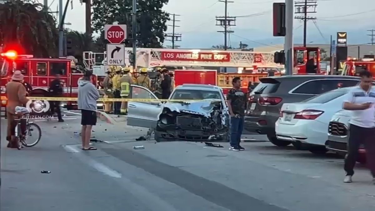 7 people injured in rollover crash in North Hollywood – NBC Los Angeles