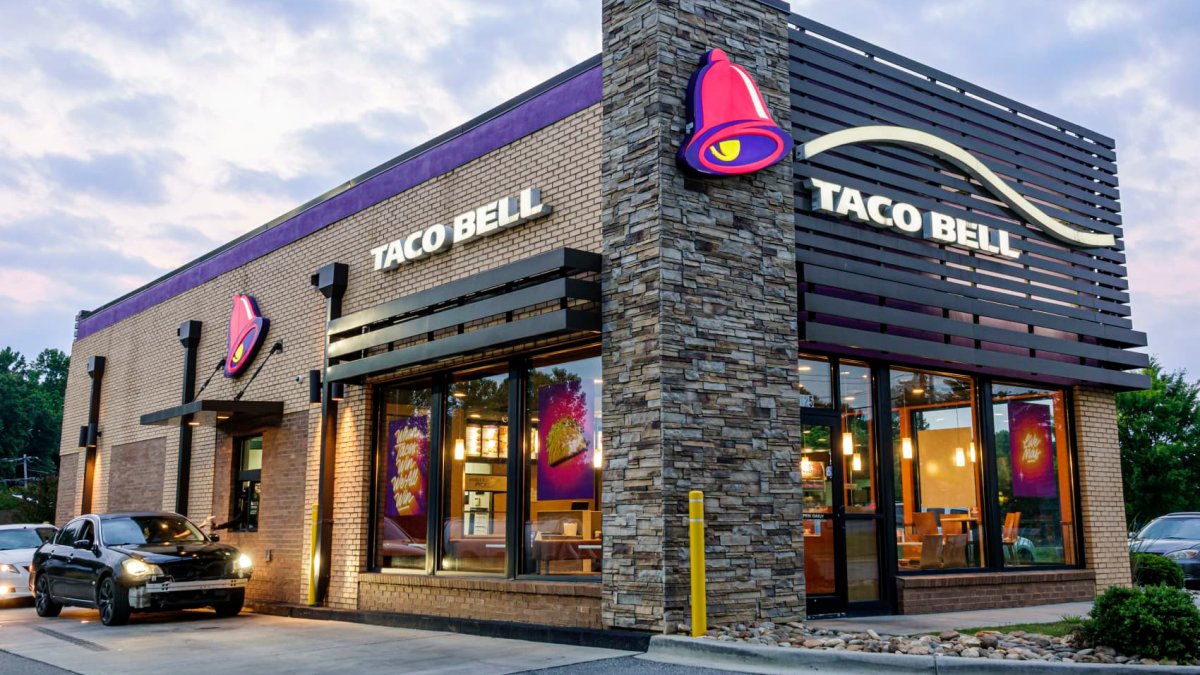 Taco Bell to roll out AI drive-thru ordering in hundreds of locations by  end of year – NBC Los Angeles