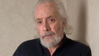 FILE – Screenwriter Robert Towne poses at The Regency Hotel, March 7, 2006, in New York. Towne, the Oscar-winning screenplay writer of “Shampoo,” “The Last Detail” and other acclaimed films whose work on “Chinatown” became a model of the art form and helped define the jaded allure of his native Los Angeles, died Monday, July 1, 2024, surrounded by family at his home in Los Angeles, said publicist Carri McClure. She declined to comment on any cause of death.