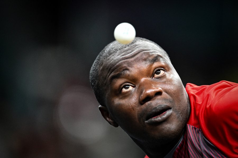 Congo's Saheed Idowu eyes the ball