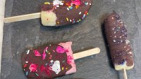 Beat the heat with delicious & healthy DIY magic shell popsicles!