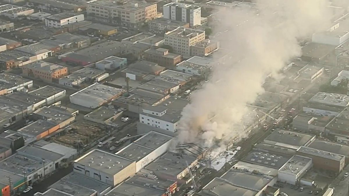 Fire burns for hours at downtown LA commercial building